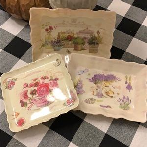 Set of 3 small trays🍀$6 special